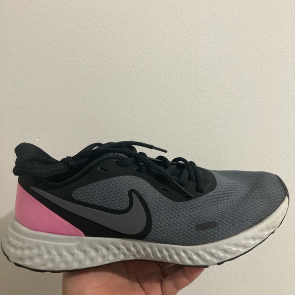 Nike Revolution Shoes - Picture 4 of 7